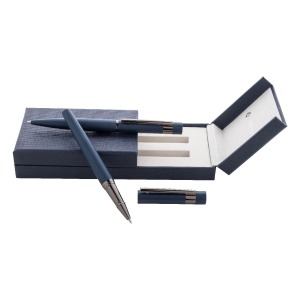 Atelier parure de stylos 