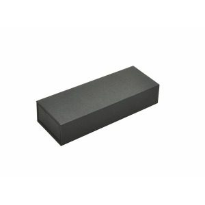 Geschenkbox aus schwarzem Karton