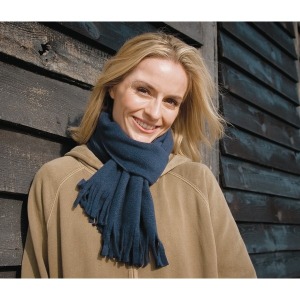 Sehr warmer, gefranster Fleece-Schal