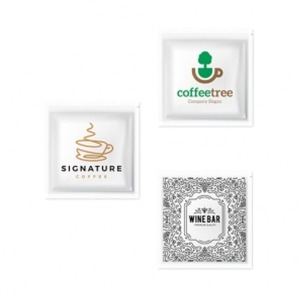 Quadratische Tüte mit weißem Zucker 4g