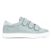 Basket femme, paire de sneakers Werbung