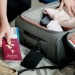 Reiseadapter - Weiß, universelle Steckdose und universeller Reiseadapter Werbung