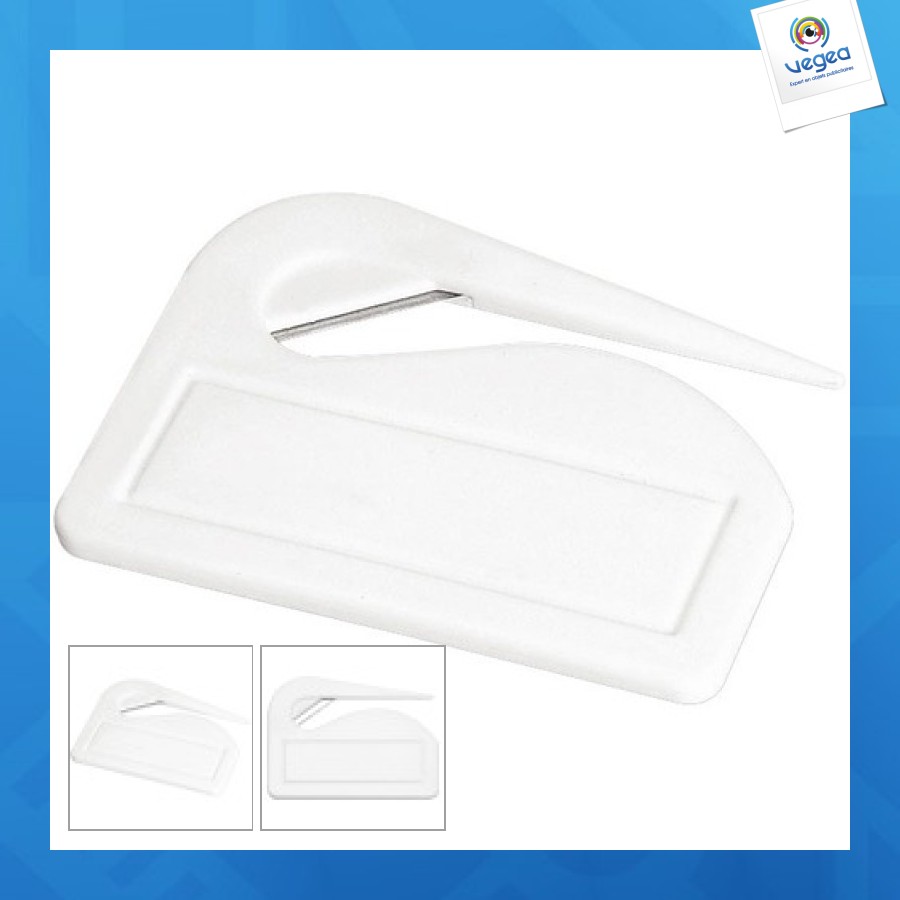 Coupe-papiers en plastique avec lame en métal