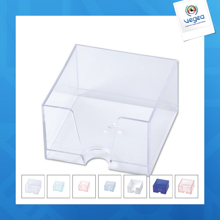 Halbwürfel mit weißem papierblock