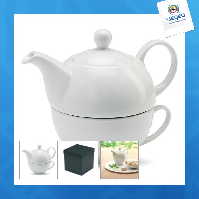Set aus teekanne und tasse