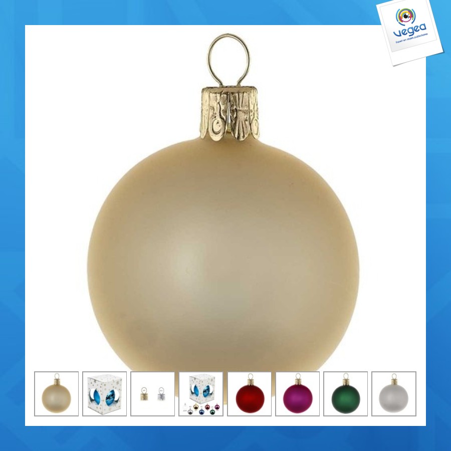 Traditionelle weihnachtskugeln aus glas 834