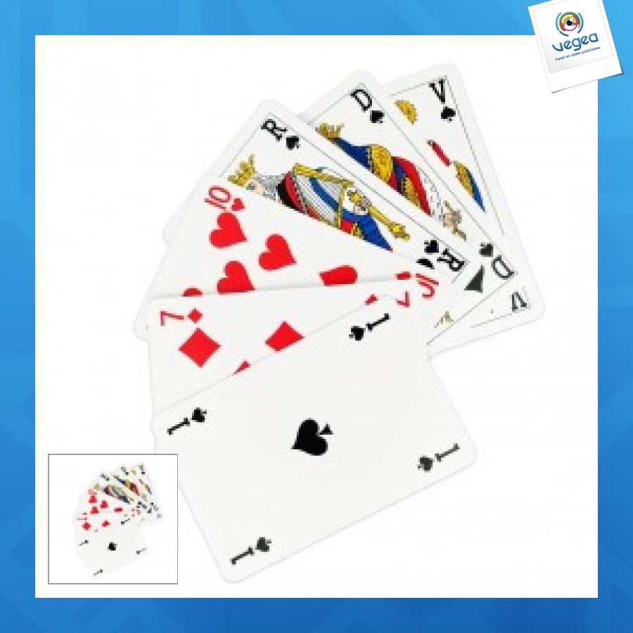 Vollständig personalisiertes belote-spiel Vollständig personalisiertes belote-spiel