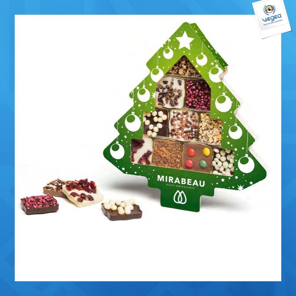 Weihnachtsbaum mit schokoladenquadrat